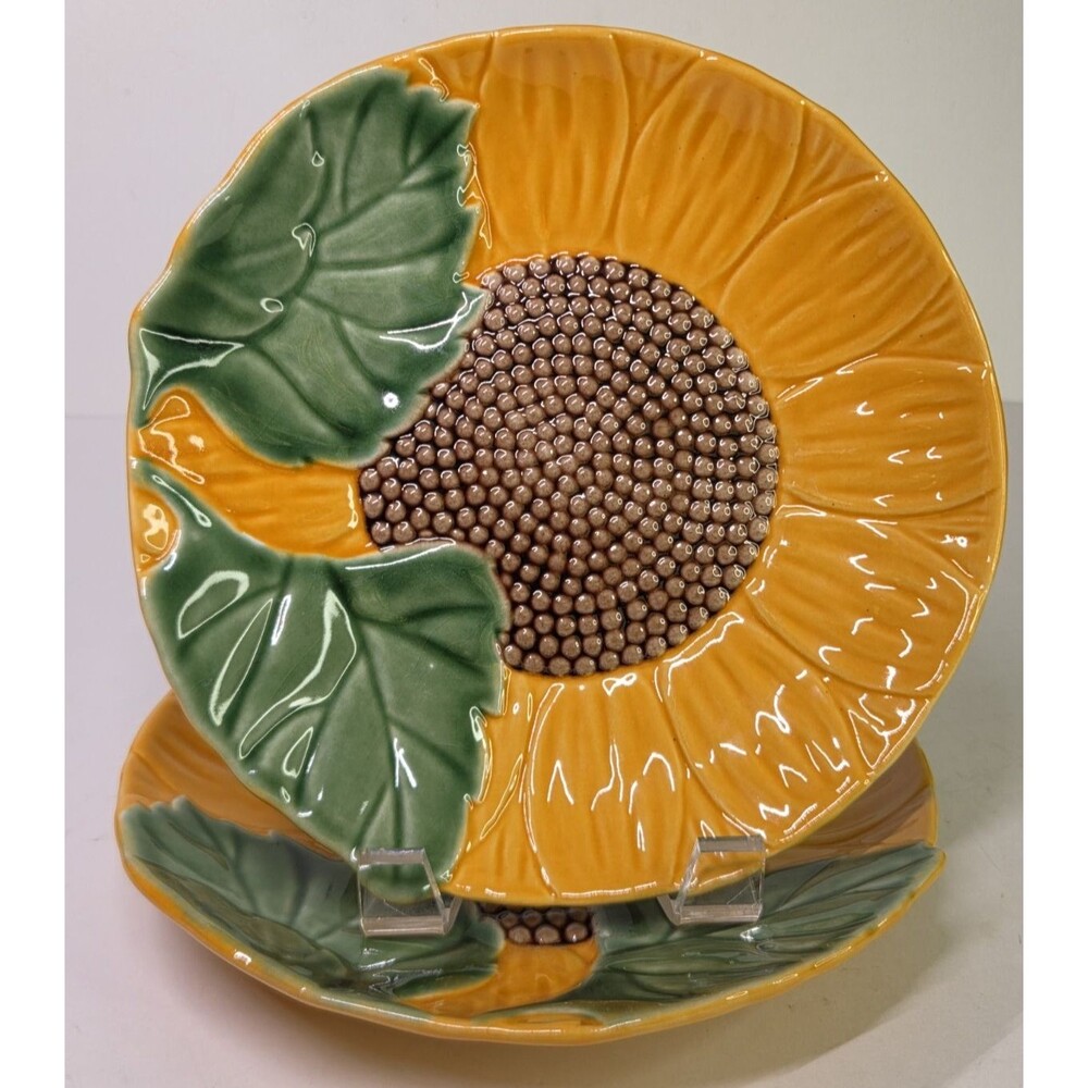 Pair Of Bordallo Pinheiro Majolica Ceramic Sunflower Salad Plates 8" Portugal